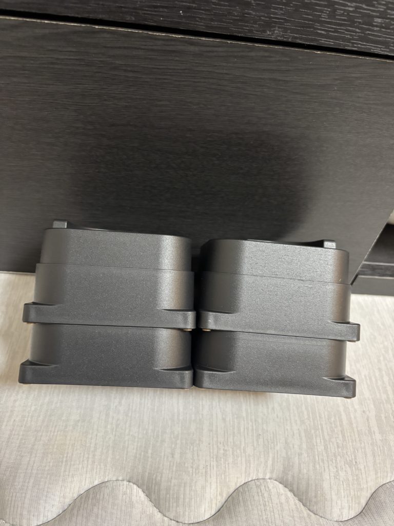 サウンドバーを使用するために！旭電機化成の“テレビを少しだけ上げる足台”レビュー｜サウンドバー設置がスムーズに