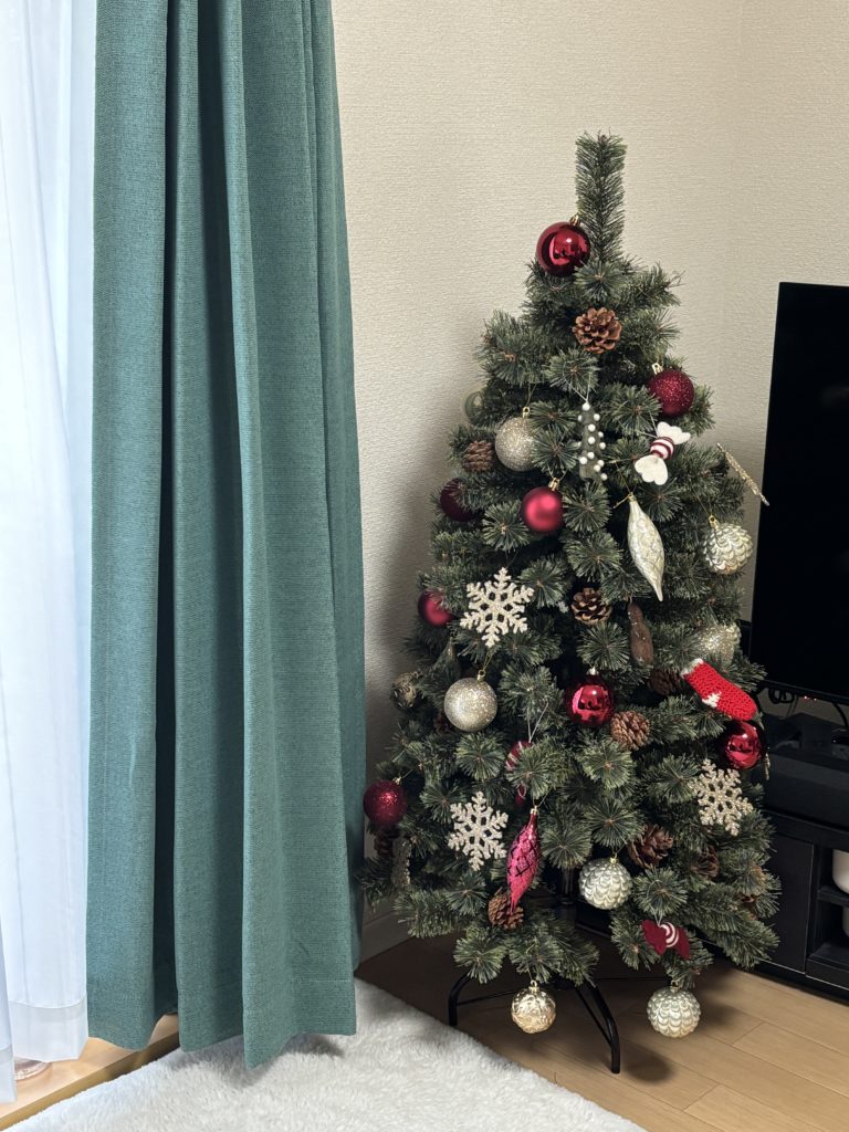 まるで本物！アルザスツリー120cmをお迎えしました🎄恵月人形本舗のオーナメントで大人なクリスマス